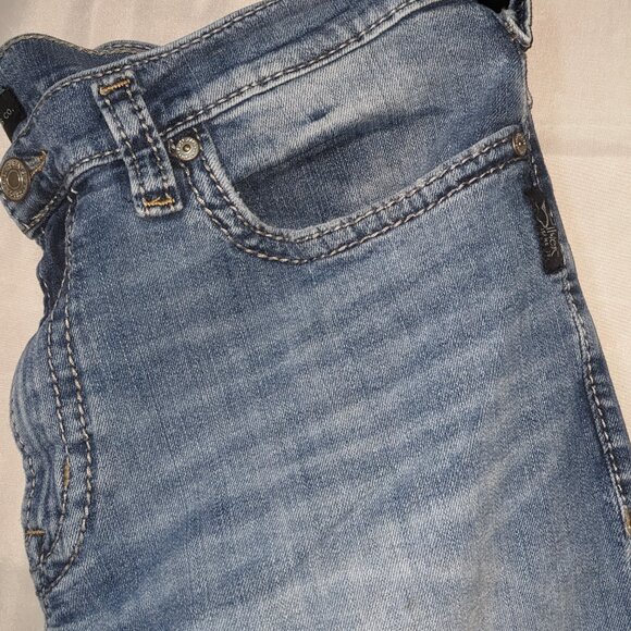 Zac - Picture 4 of 7